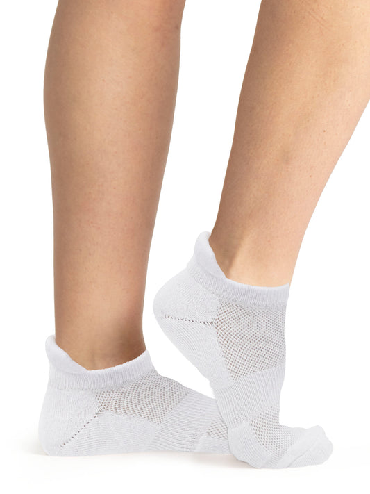 Women's low-cut white heel tab socks, cushioned no-show athletic socks for running and everyday wear on a white back ground